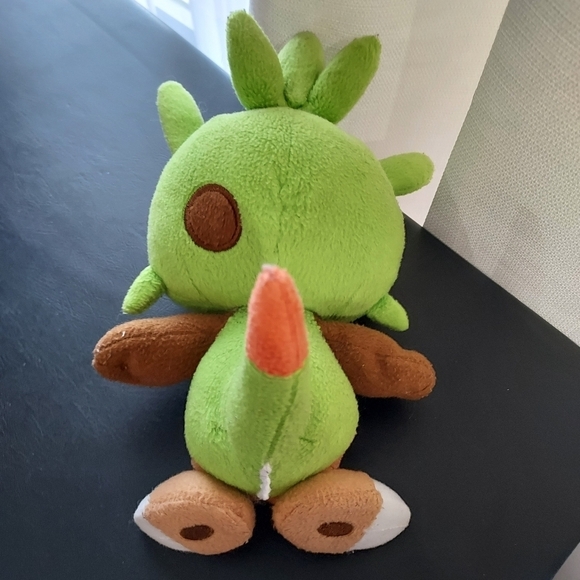 Pokémon Chespin By Tomy 9in Plush Brown/Green - Picture 2 of 4